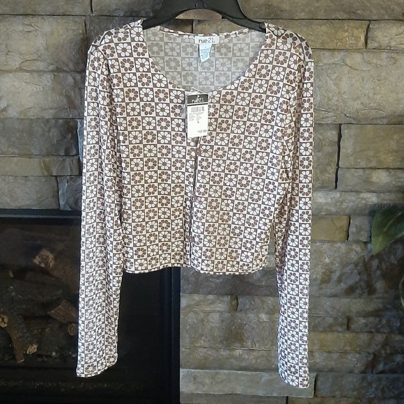 NWT Open Front Crop Top - 3/$18 - Picture 4 of 5